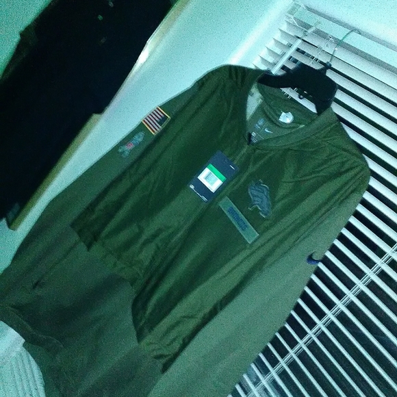 Bronco's - Picture 3 of 5